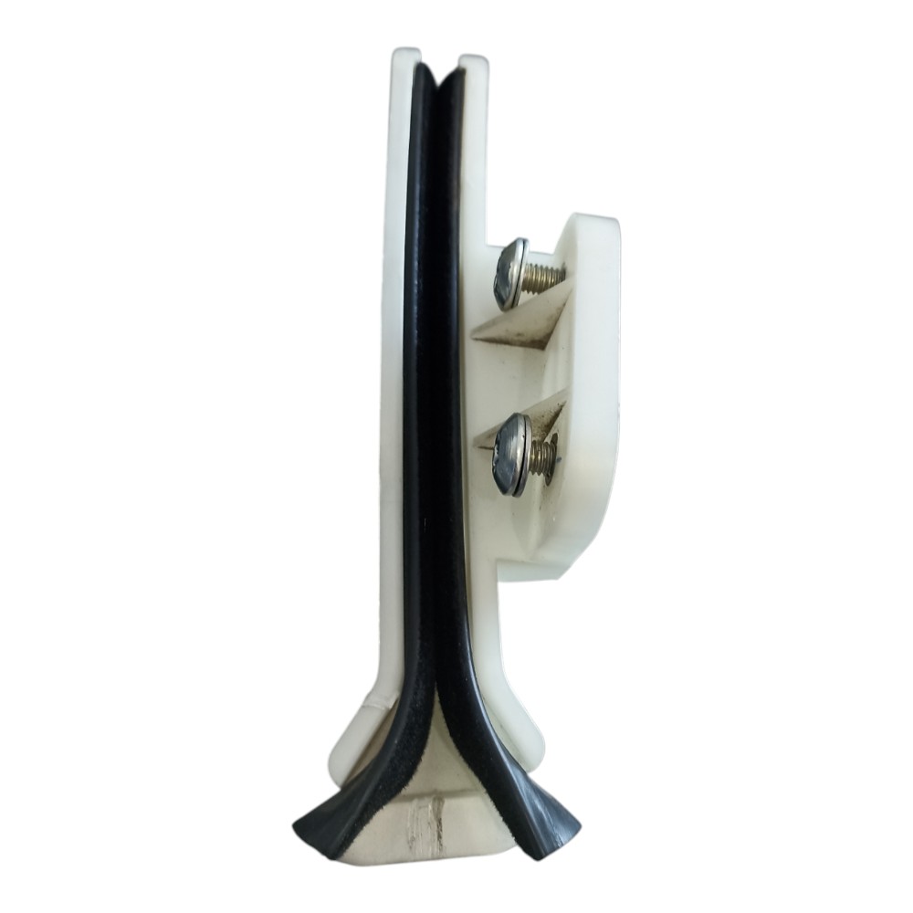 Trilho Guia Canaleta Porta Traseira Esq.fiat Mobi Trekking. Branco E Preto 3