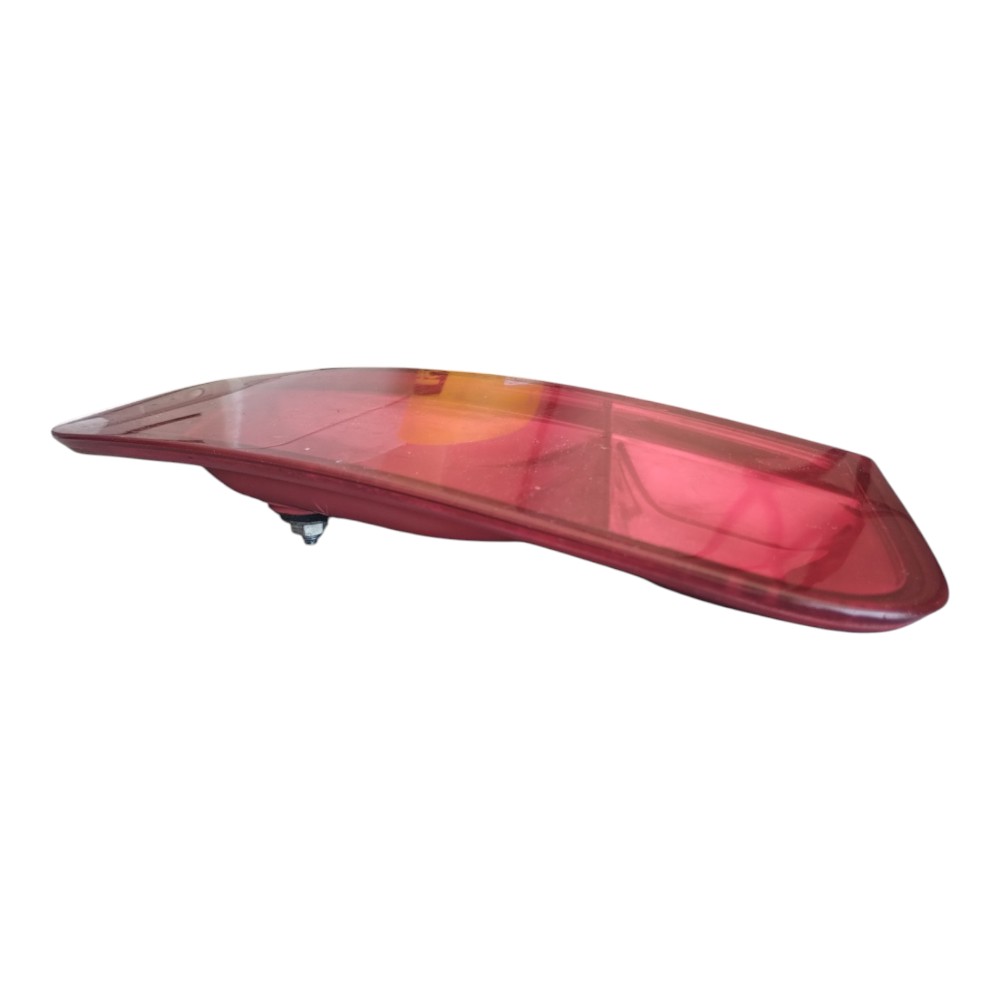 Lanterna Tampa Traseira Direita Fiat Siena 2005 A 2012. Direito/passageiro Vermelho 2