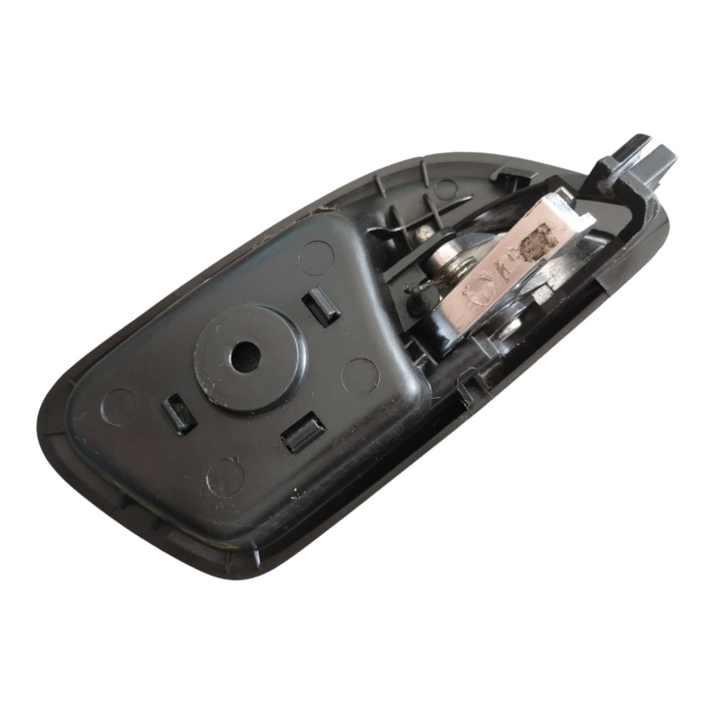 Maçaneta Interna Dianteira Esq. Chevrolet Cruze 2012 À 2016. Preto E Cromado. Dianteira 5