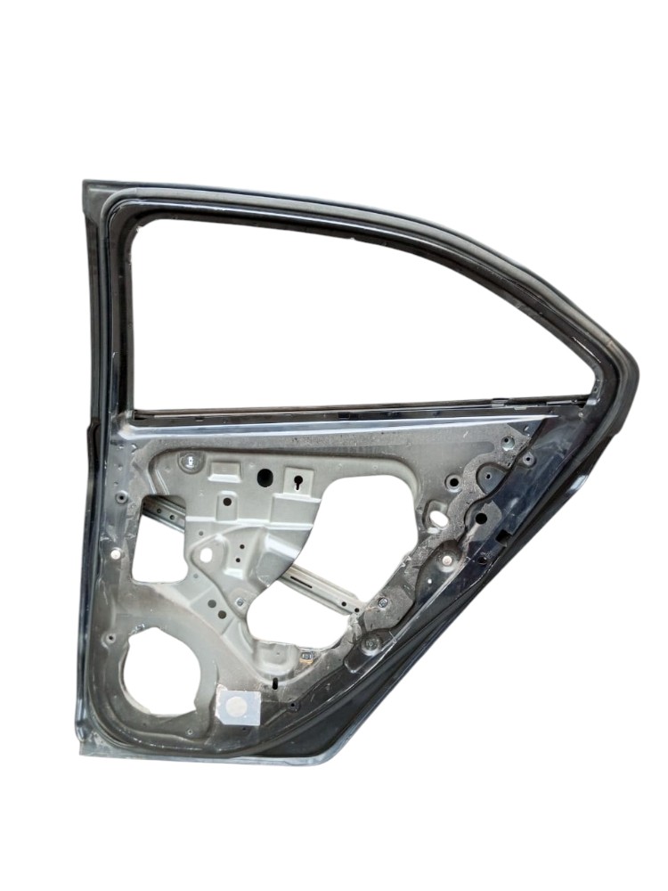 PORTA TRASEIRA DIREITA CHEVROLET PRISMA 2013 À 2019. 2