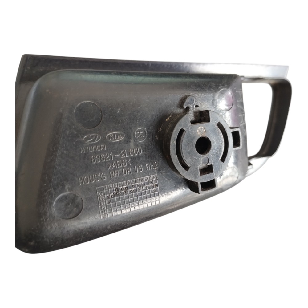 Moldura Interna Traseira Direita Hyundai I30 2008 À 2012. Preto 3