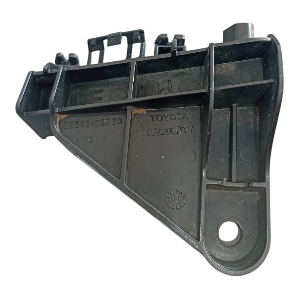 Suporte guia parachoque traseiro esq.toyota corolla 15/19. 1