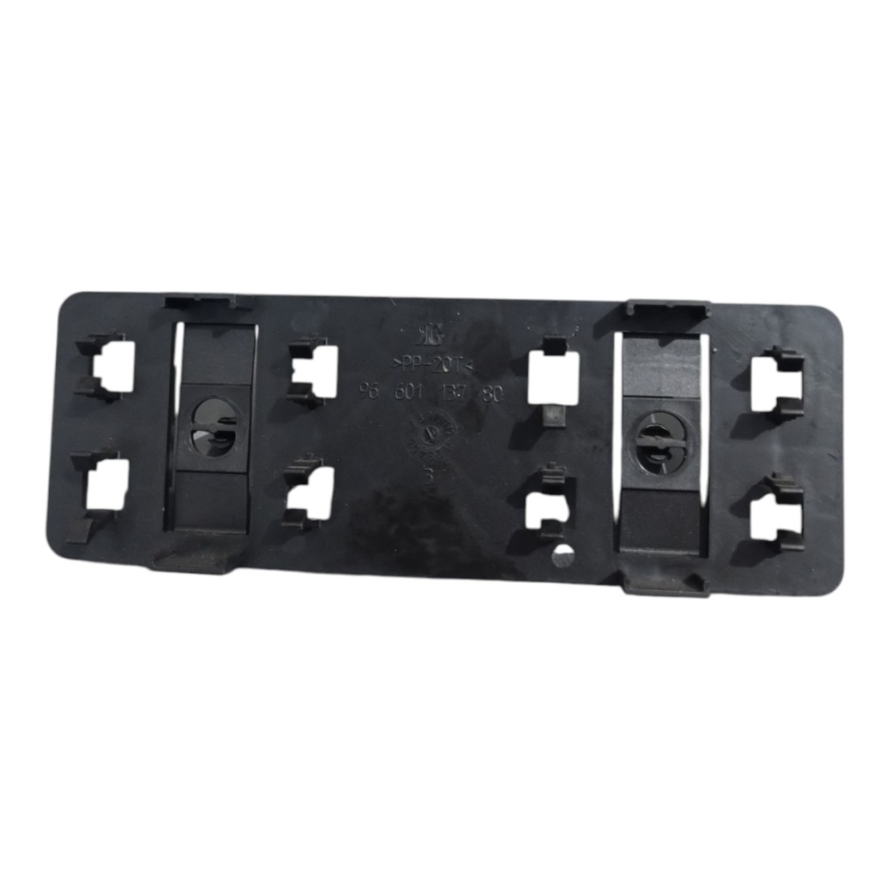 Suporte Do Chicote Da Antena Peugeot 208      2013 À 2019. 1