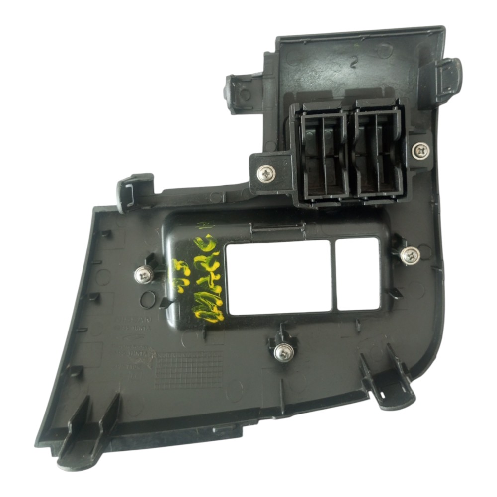 MOLDURA COMANDO RETROVISOR NISSAN MARCH VERSA 2011 À 2019. 2
