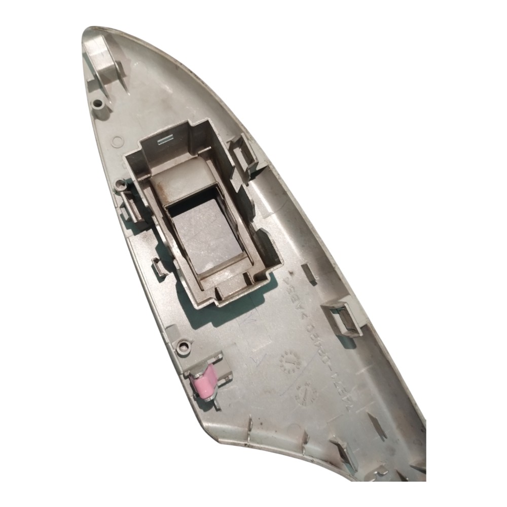 Moldura Botão Traseiro Direito Toyota Corolla 2010 À 2014. 4