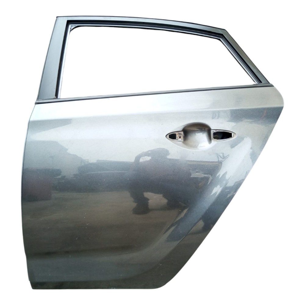 PORTA TRASEIRA DIREITA HYUNDAI HB20S SEDAN 2013 À 2019.