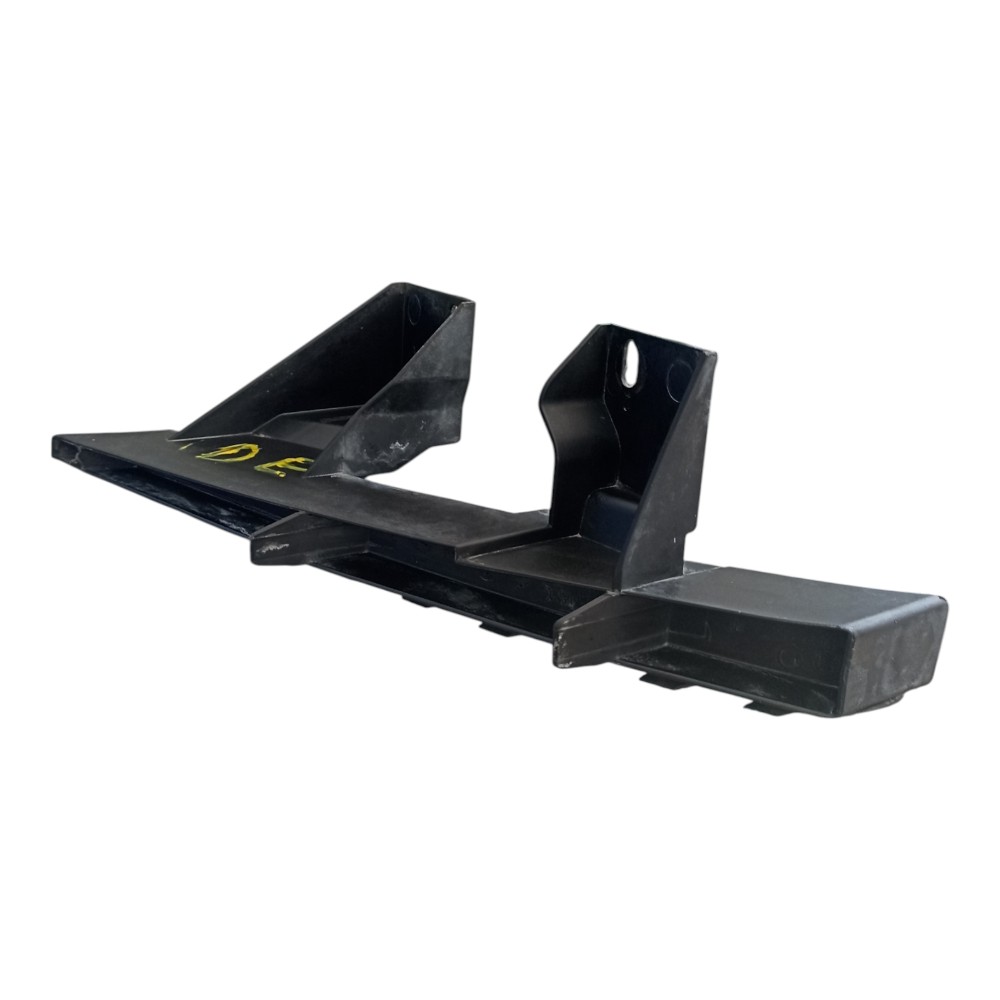 SUPORTE PARA-CHOQUE DIANTEIRO ESQUERDO AUDI Q7 ORIGINAL.