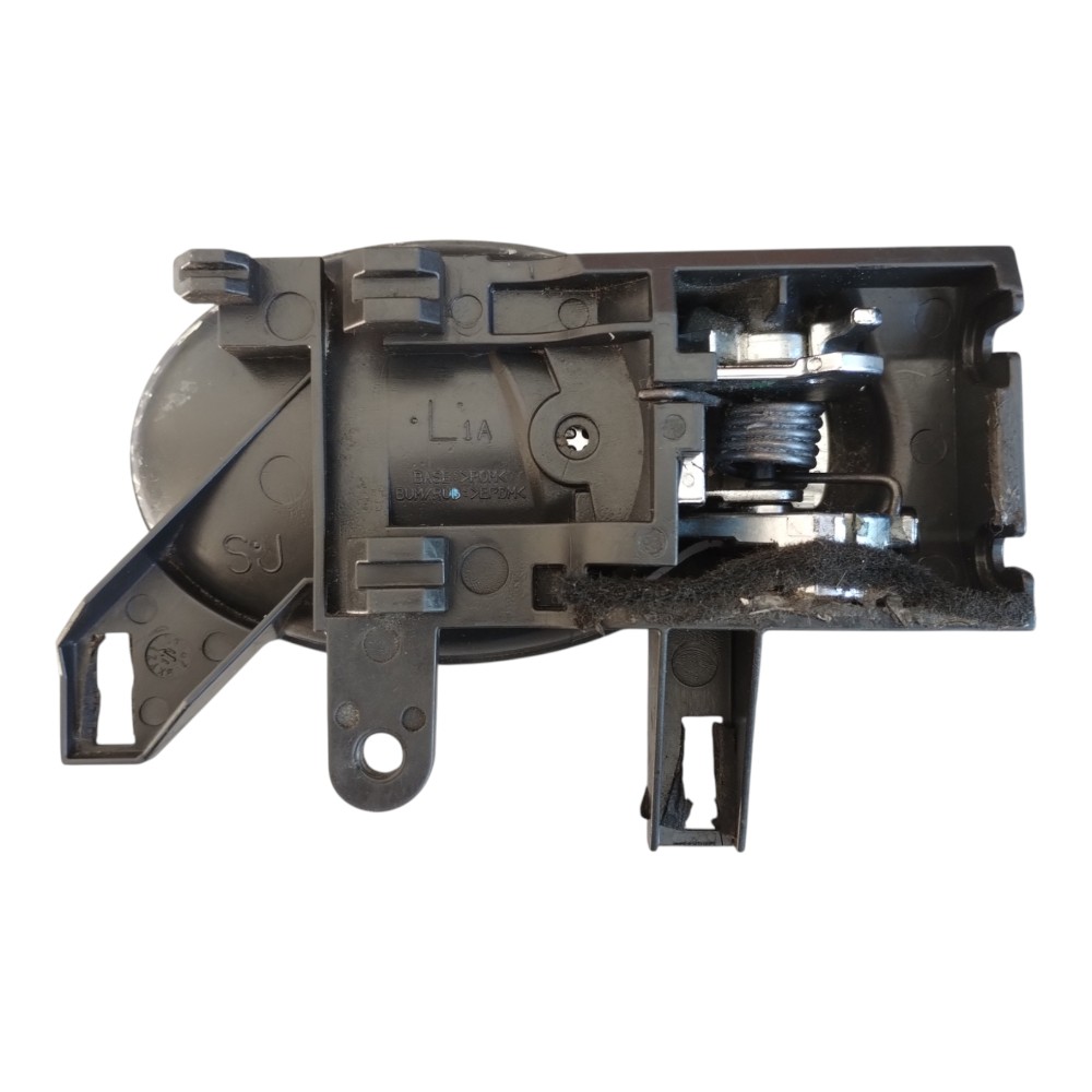 Maçaneta Interna Traseira Esquerda Nissan March 2011/2020. – Preto – Traseira 5