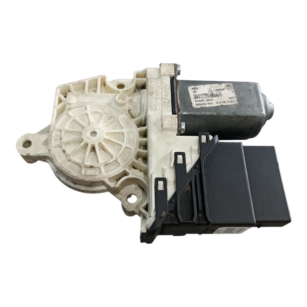 MOTOR ELEVAÇÃO PORTA TRASEIRA ESQ. VW TIGUAN 2010 À 2016.