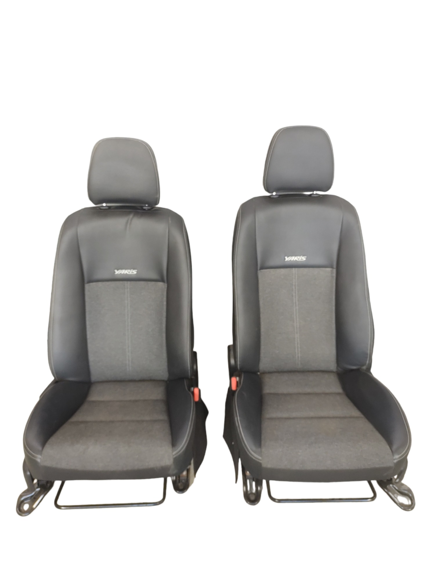 Jogo De Bancos Em Couro Toyota Yaris Hatch. 2