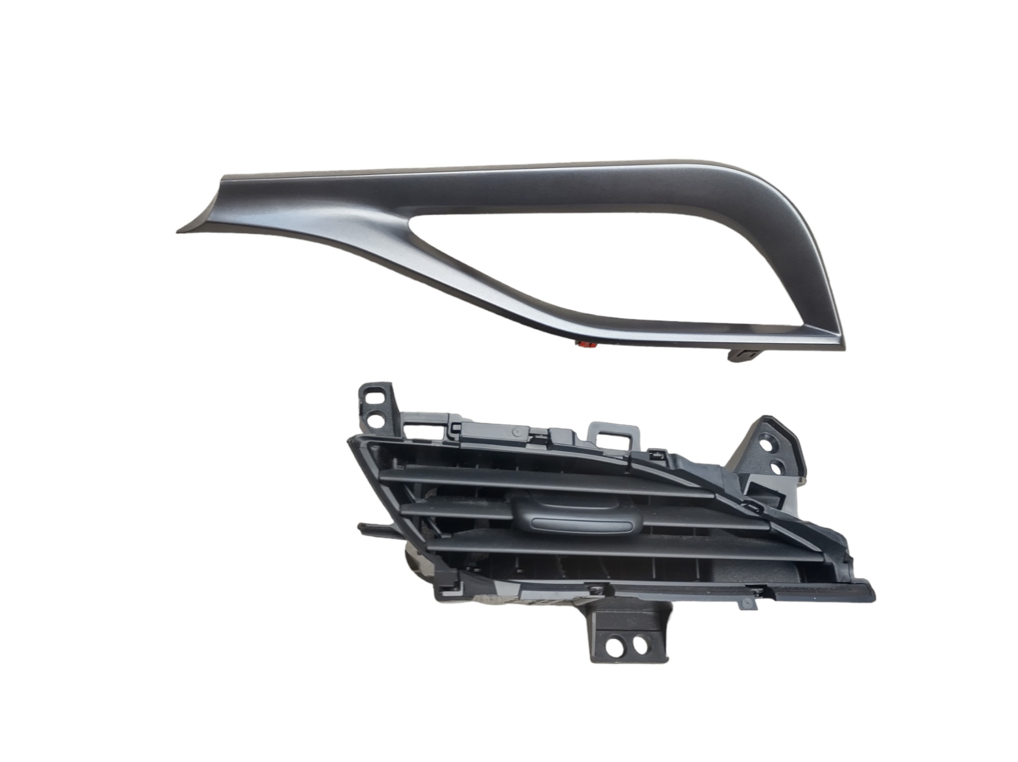 Difusor Esquerdo Com Moldura Toyota Yaris Xs. 3