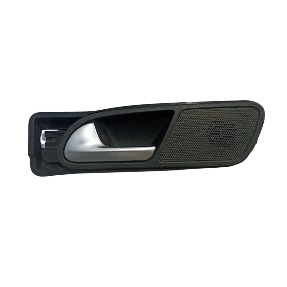 Maçaneta Interna Traseira Esquerda Vw Tiguan 2011 A 2014. Preto E Cromado Traseira