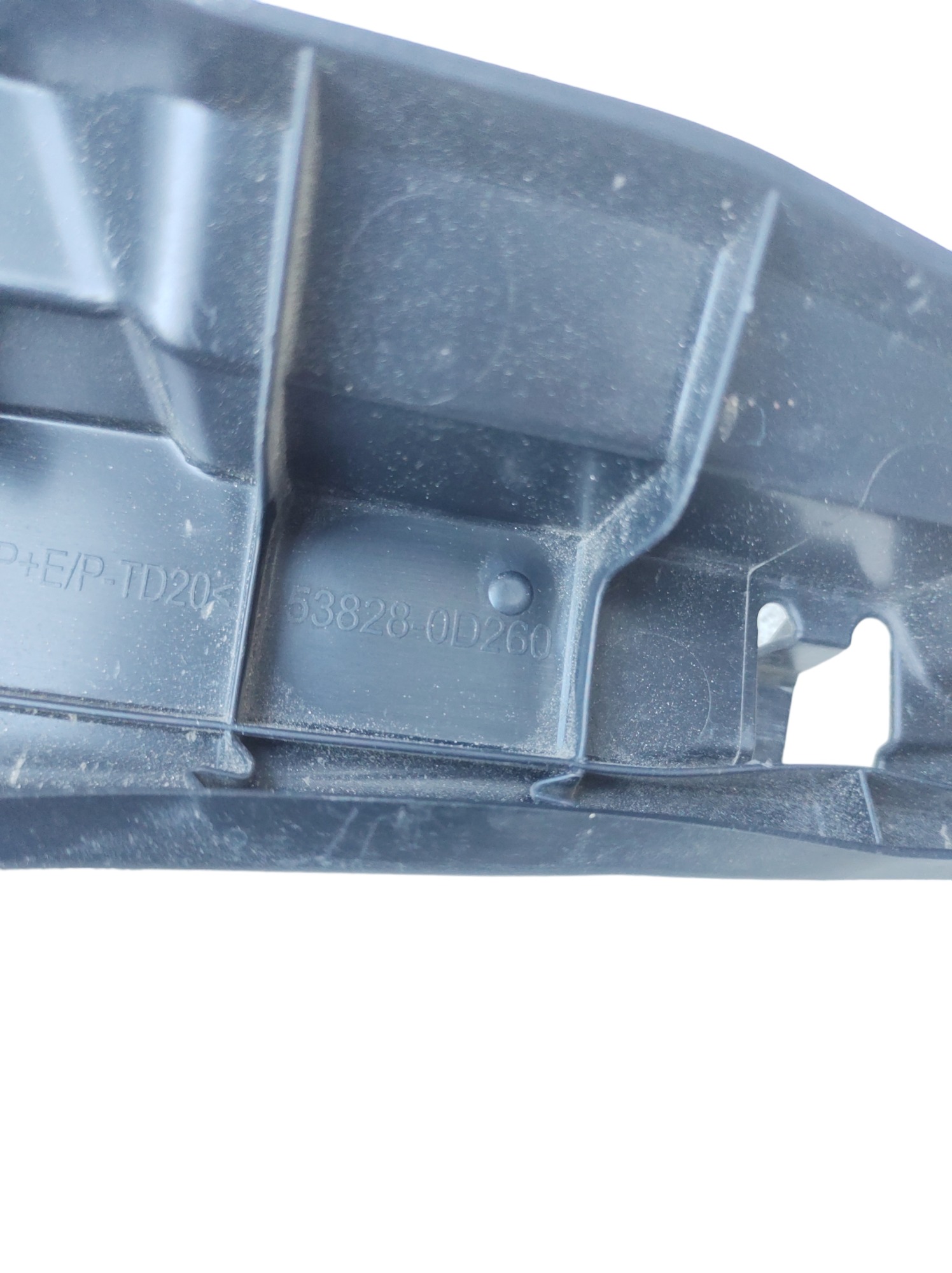 Protetor Moldura Interna Paralamas Esquerdo Toyota Yaris. 3