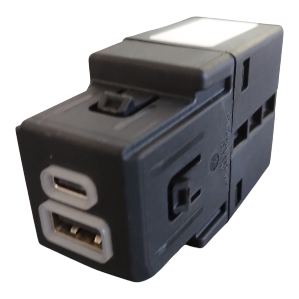 Moldura Entrada Usb Tipo-c Jeep Compass 22 À 26 Original. 2