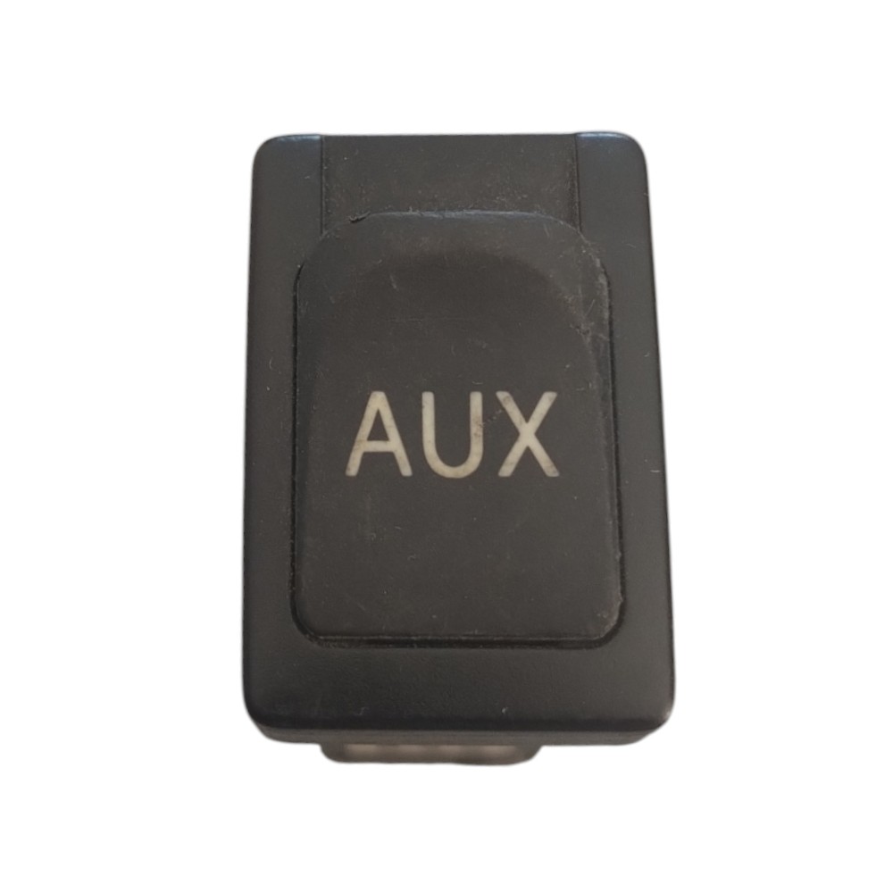 Botão Entrada P2 Auxiliar Toyota Corolla 2009 À 2013. 1