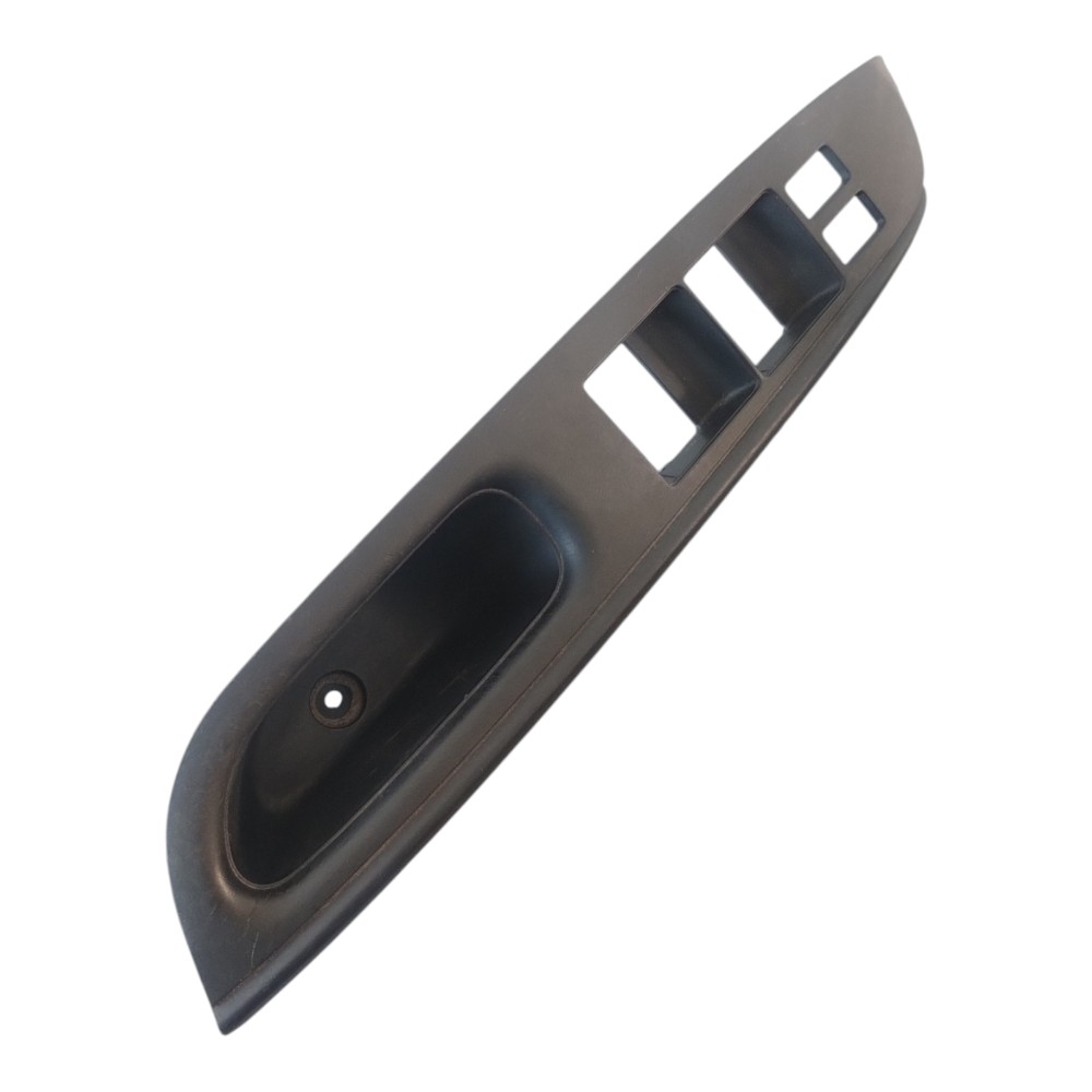 Moldura Comando Diant Esquerda Nissan Versa 2013 À 2019. 1