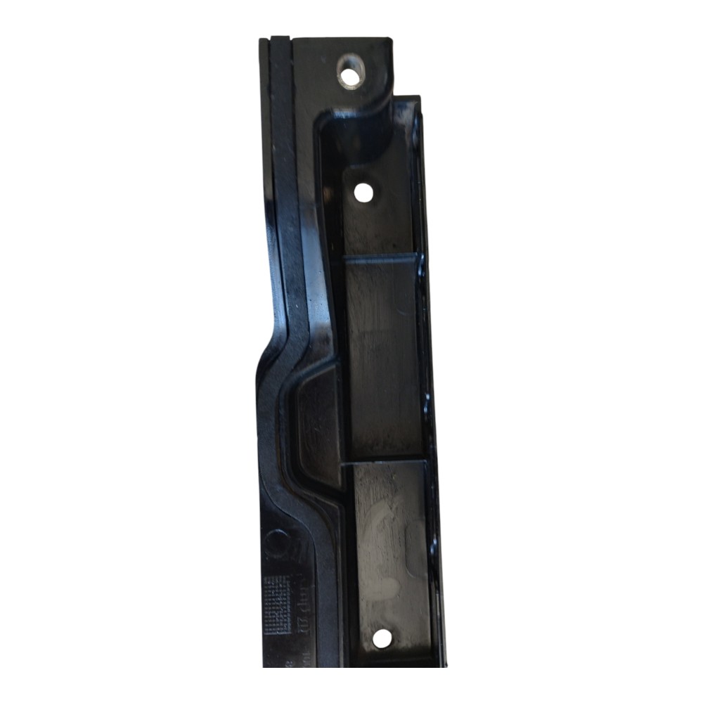Moldura Letetal Tampa Traseira lado Esquerdo Fiat Toro 17/21 4