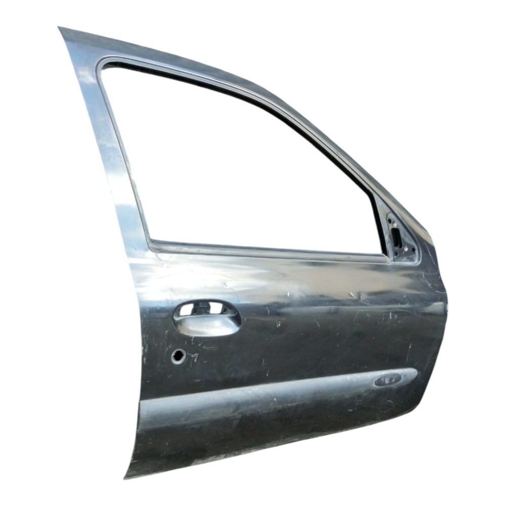 Porta Dianteira Direita Renault Clio 2003 À 2011. Dianteira Direita Preta 2