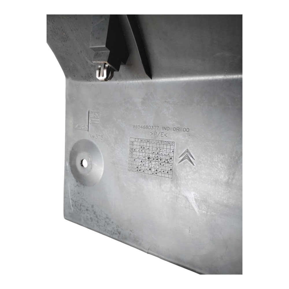 Soleira Interna Porta-malas Citroen C4 Lounge Pallas. Preto 5
