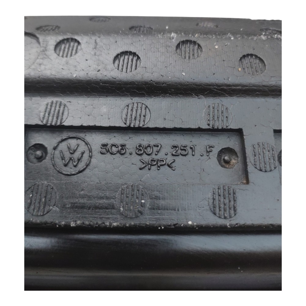 Alama Travessa Parachoque Traseiro Vw Jetta 2011 À 2019. 4