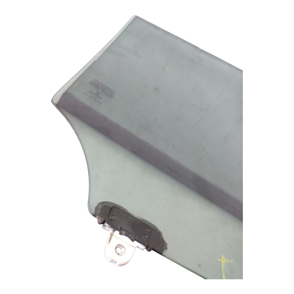 Vidro da Porta Traseira Esquerda Nissan Versa 2013 à 2019. 3