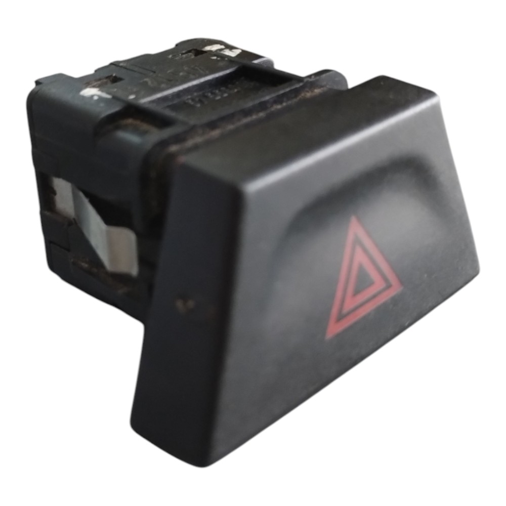 Botão Interruptor Pisca Alerta Gm Omix Prisma 2013 À 2019. 5