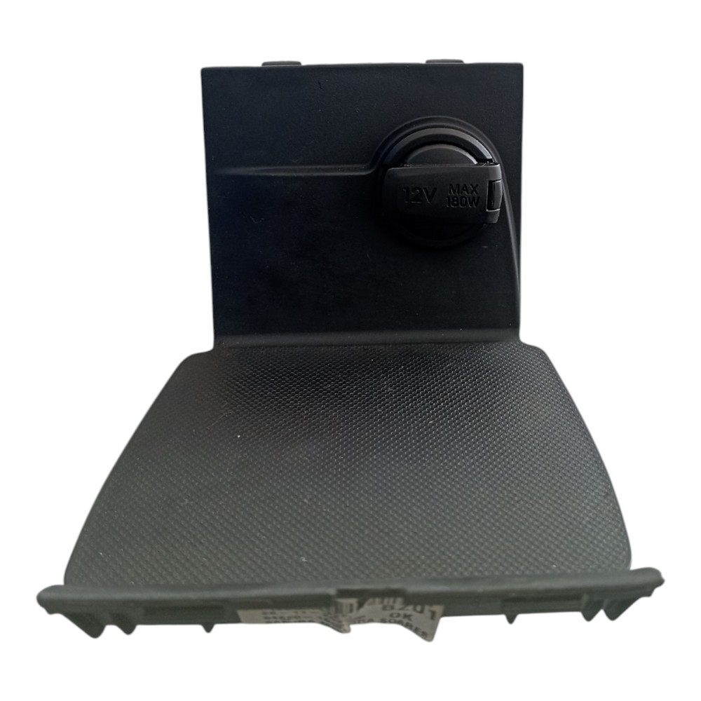 MOLDURA CONSOLE CENTRAL TOMADA 12V HYUNDAI HB20S 13/19.