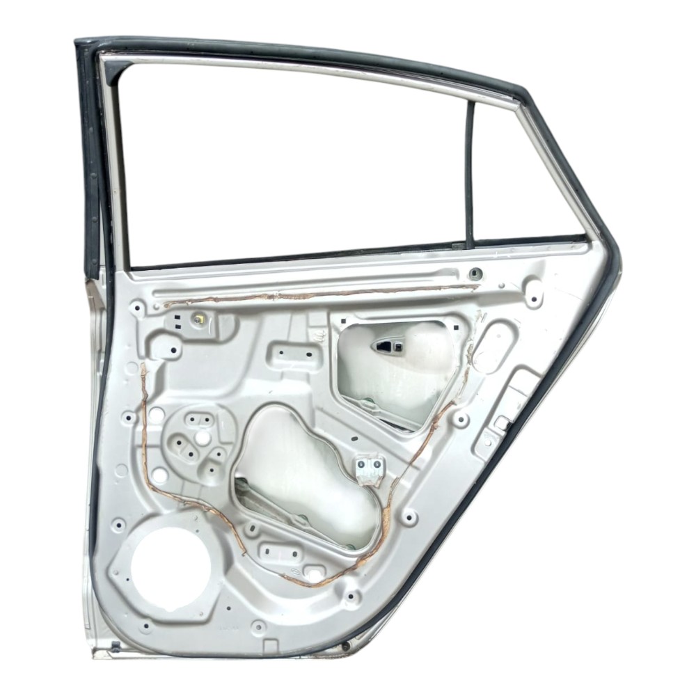Porta Traseira Direita Hyundai Hb20 Sedan 2013 Á 2019. Traseira Direita Prata 2