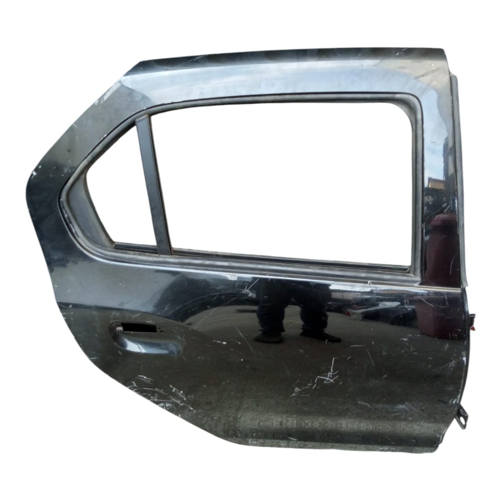 PORTA TRASEIRA DIREITA RENAULT LOGAN 2014 À 2021. 1