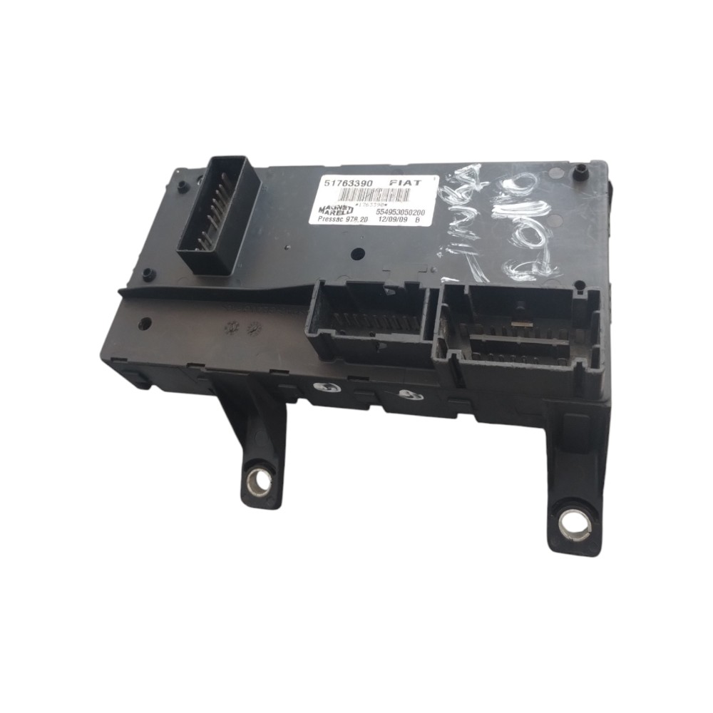 Caixa De Fusível Interna Fiat Linea 1.9 16v. 2009 À 2013.