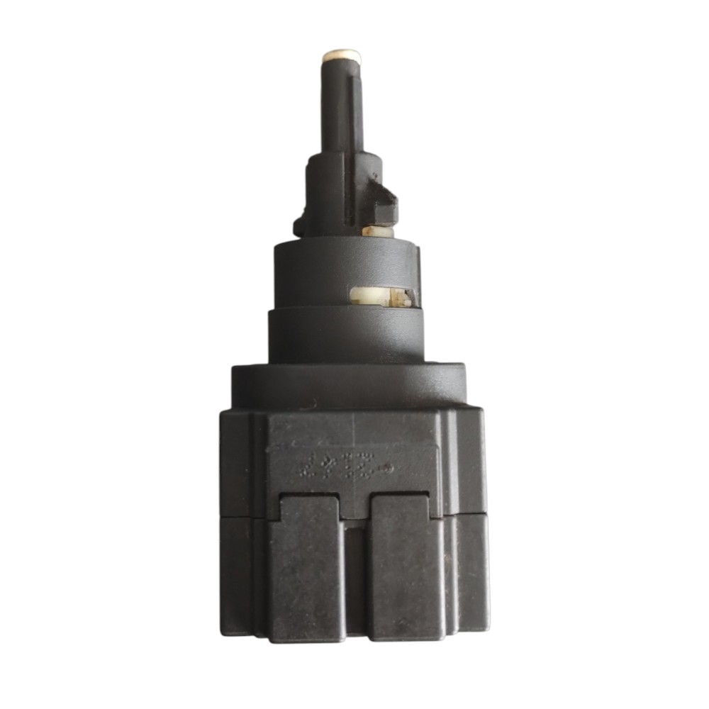 Interruptor Pedal Estacionamento Vw Gol G4 G5 G6 Voyage 1.0. 4