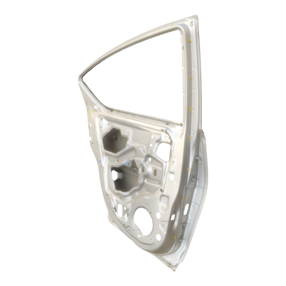 Porta Traseira Esquerda Nissan Versa 2013 À 2019. Traseira Esquerda Prata 2