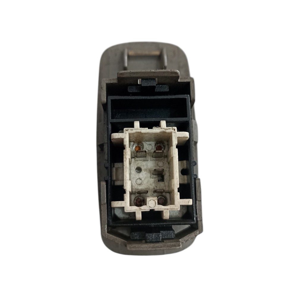 Botão Elev. Porta Tras.esq. Toyota Corolla Fielder 03/08. 2