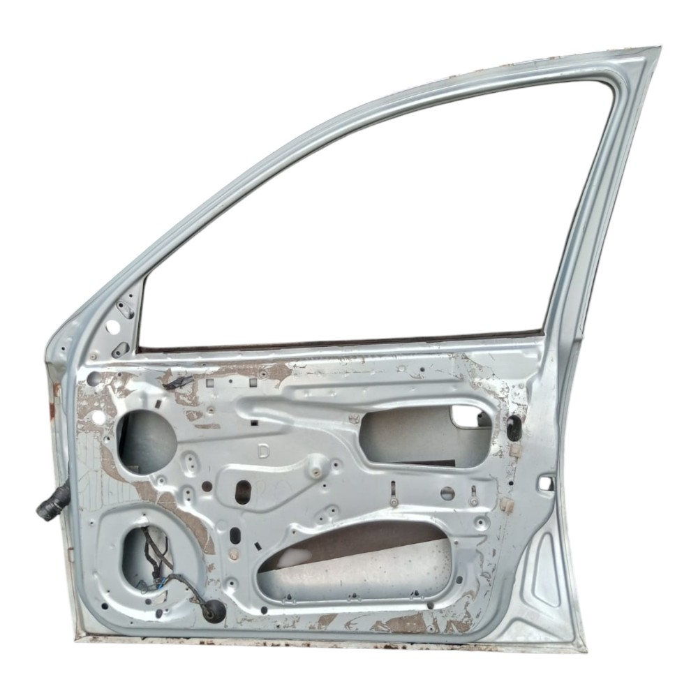 Porta Dianteira Direita Gm Corsa Classic 2003 Á 2010. Dianteira Direita Prata 2