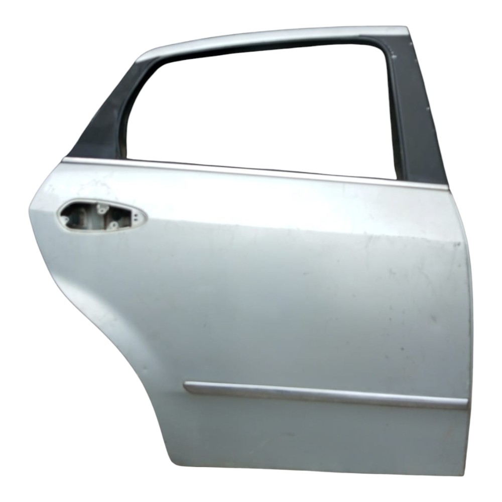 PORTA TRASEIRA DIREITA FIAT LINEA 2008 Á 2014. 1