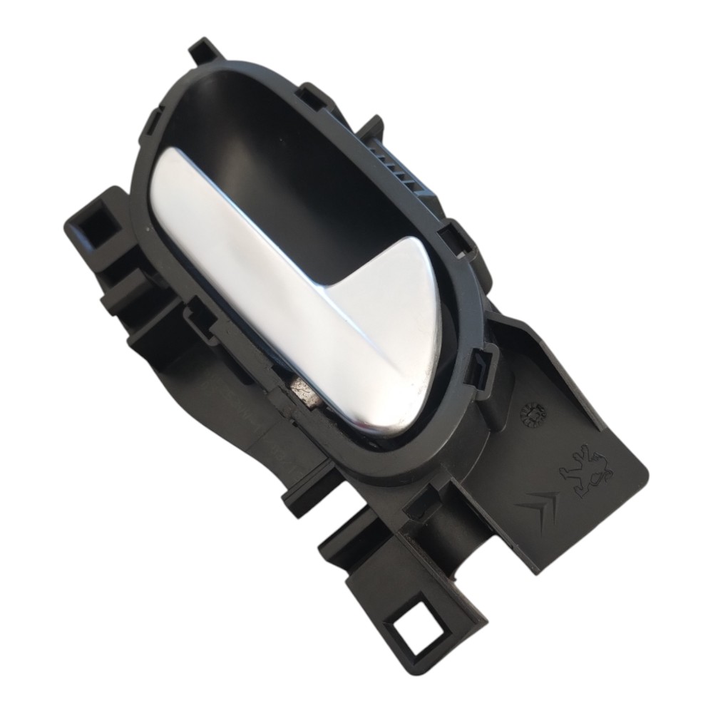 Macaneta Interna Dianteira Direita Peugeot 208 2013 A 2019. Preto E Cromado Dianteira 2