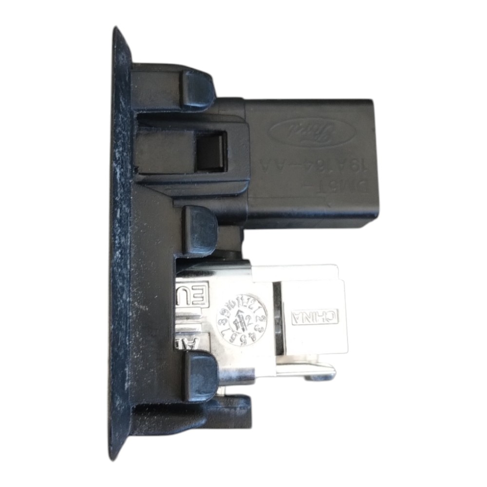 Moldura Conector Usb E Auxiliar Ford Ecosport 2013 À 2017. Preto 3