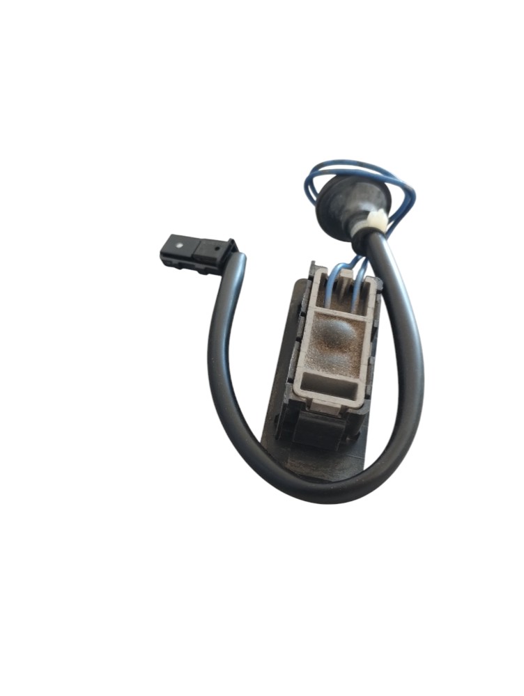 Botão Maçaneta Mala Gm Sonic 16v. 2012 À 2014. 2