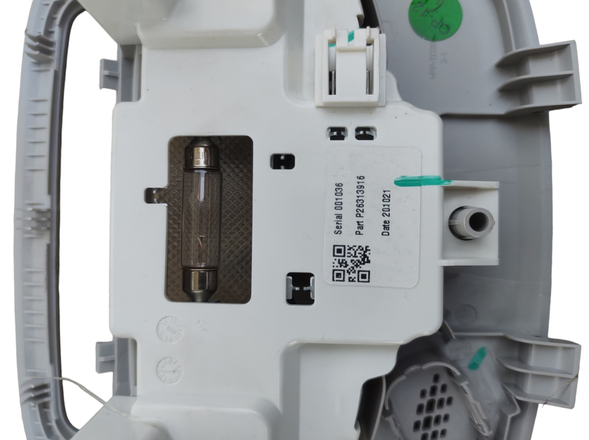 Luz De Cortesia Do Teto Gm Novo Onix E  Tracker 2020 À 2023. 3
