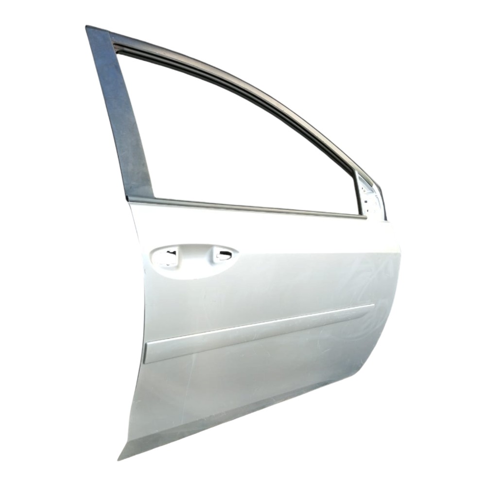 PORTA DIANTEIRA DIREITA TOYOTA COROLLA 2015 À 2019. 2