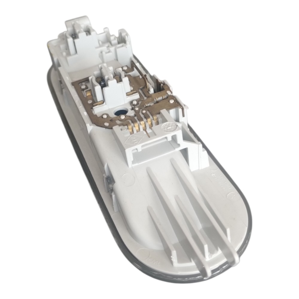 Luz De Teto Cortesia Nissan Versa 2013 À 2019. 2