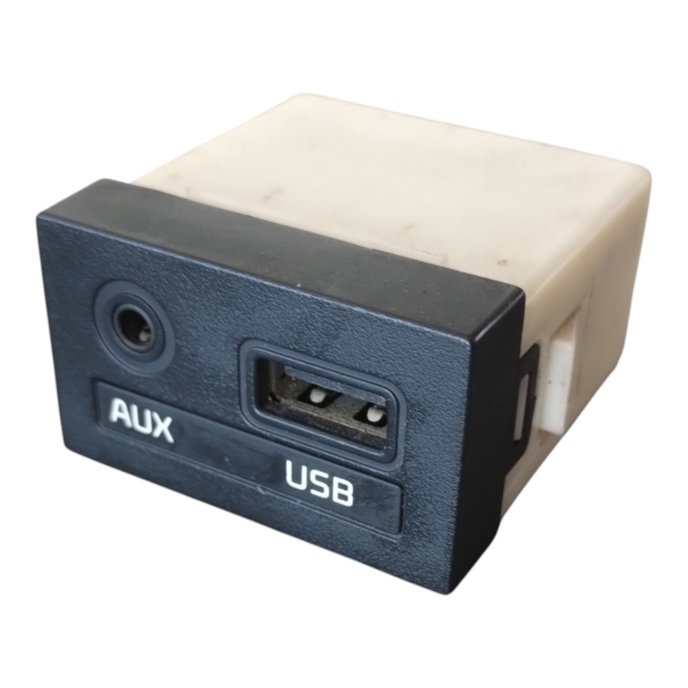 Tomada Auxiliar Plug Usb Kia Cerato 2014 à 2017 Original.