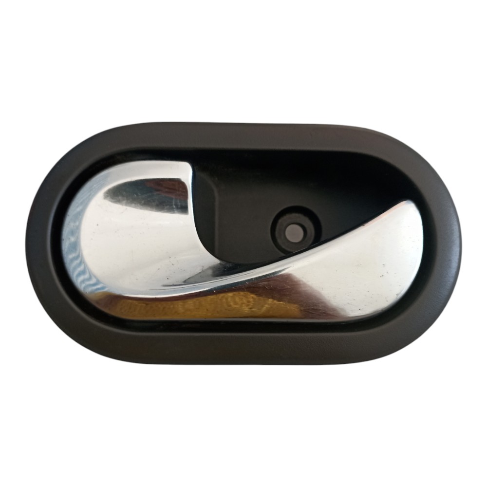 MAÇANETA INT.TRASEIRA ESQUERDA RENAULT DUSTER 2011 À 2015.