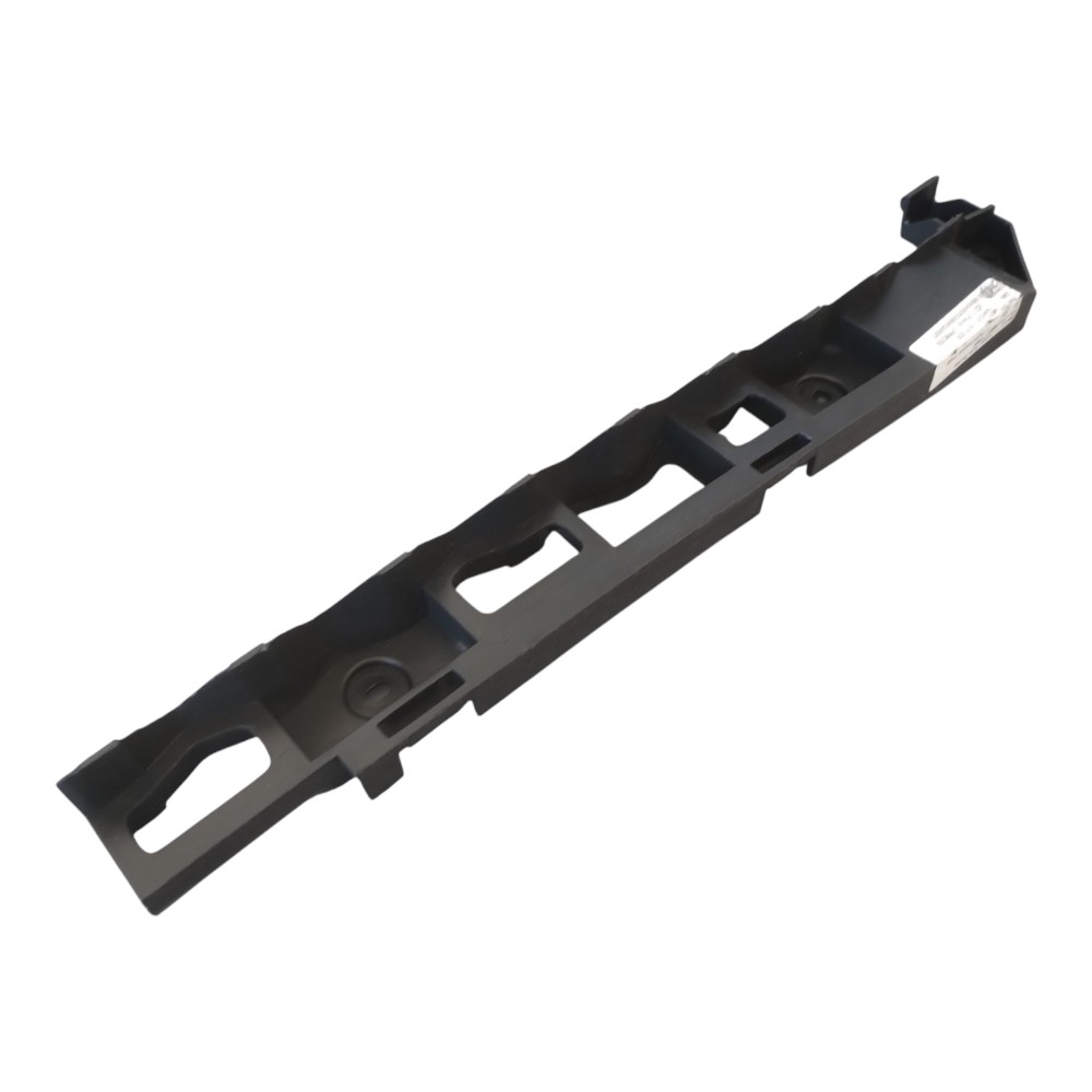 Guia Para-choque Traseiro Direito Vw CrossFox 2010 à 2014. 1