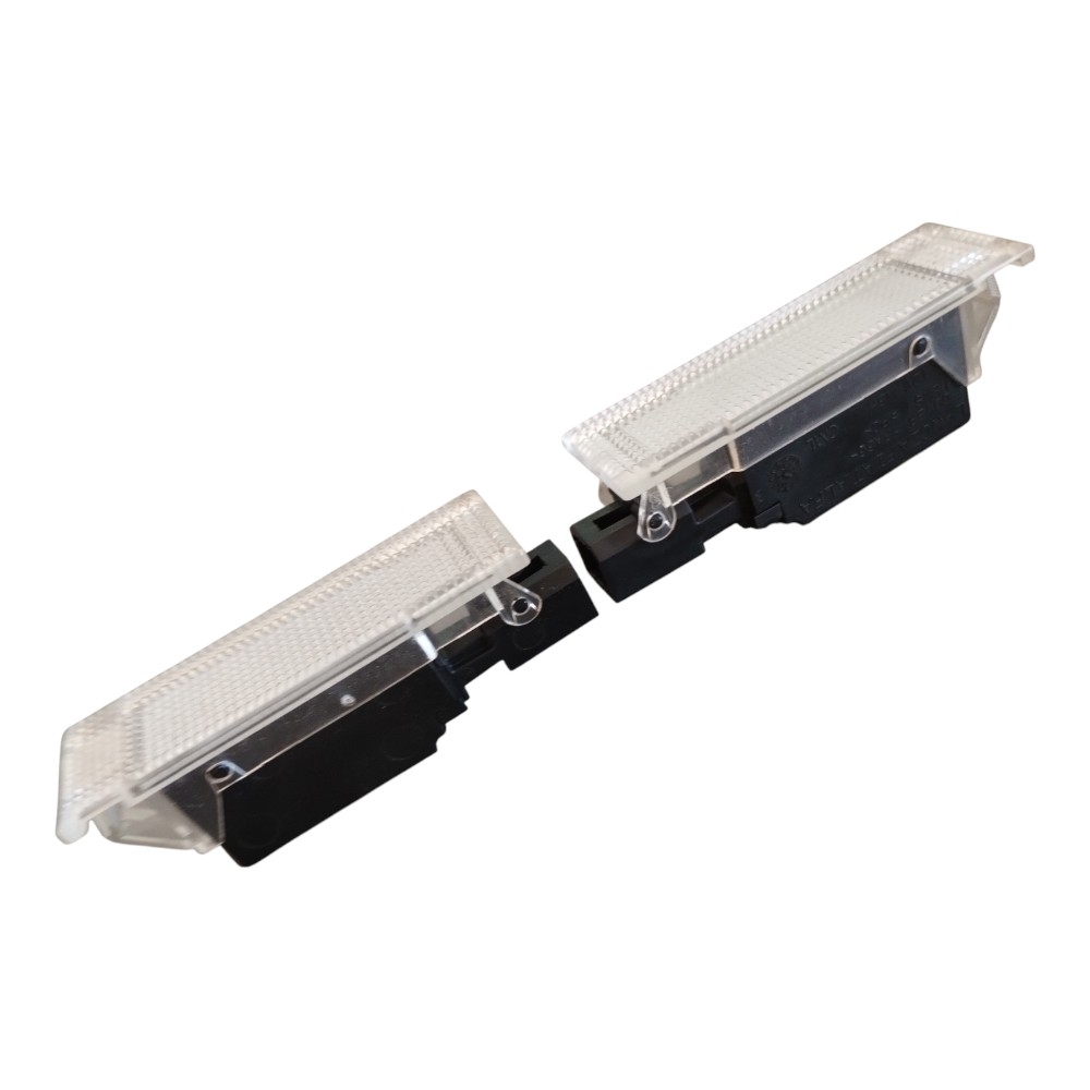 Par Lanternas Cortesia Porta-malas Jeep Compass T270 21/26. 2