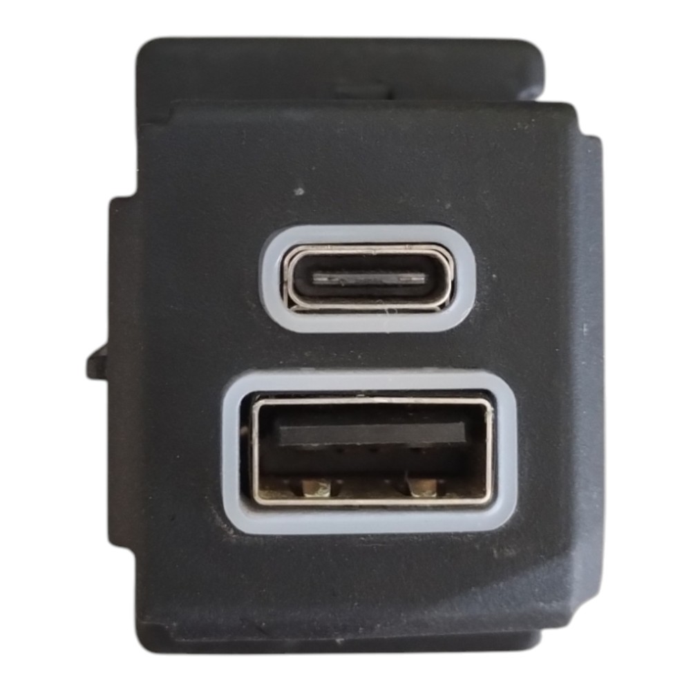 Moldura Entrada Usb Tipo-c Jeep Compass 22 À 26 Original. 3