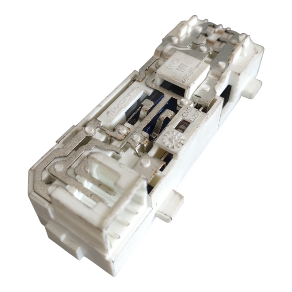 Luz Cortesia Teto Traseira Esq. Jeep Compass 2022 À 2026. 6