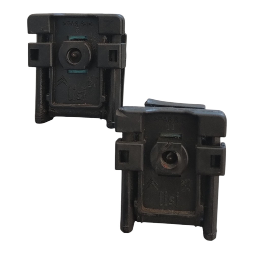 Trava Presilha Vidro Da Porta Peugeot 208  2013 À 2019. Preto