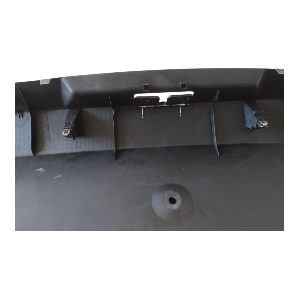 Soleira Interna Porta-malas Citroen C4 Lounge Pallas. Preto 4