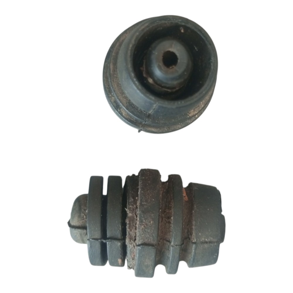 Borracha Do Batente Da Tampa Da Mala Fiat Punto. 4